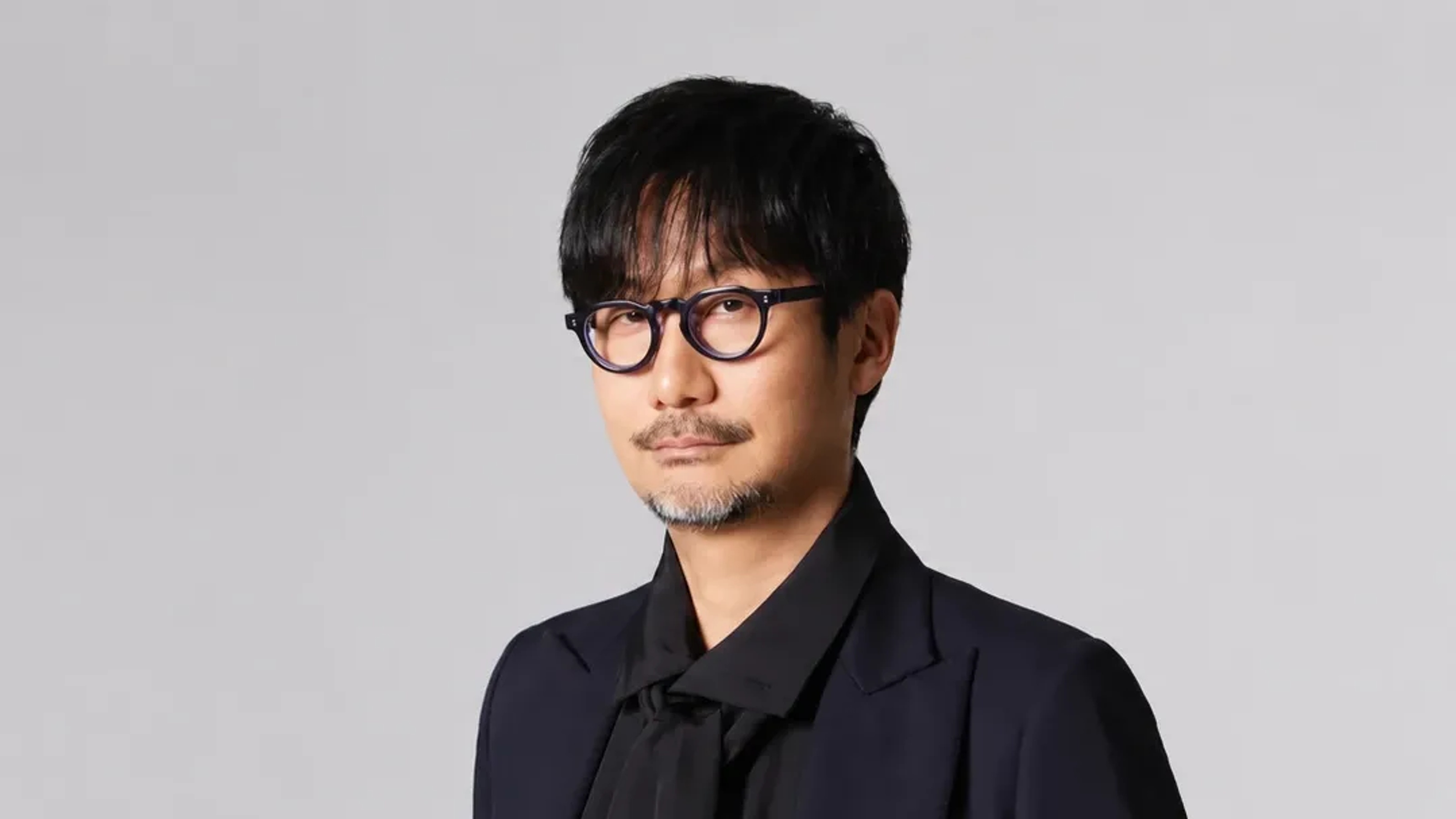 Kojima vê fim dos discos no PlayStation como alerta para 
um futuro sem posse real